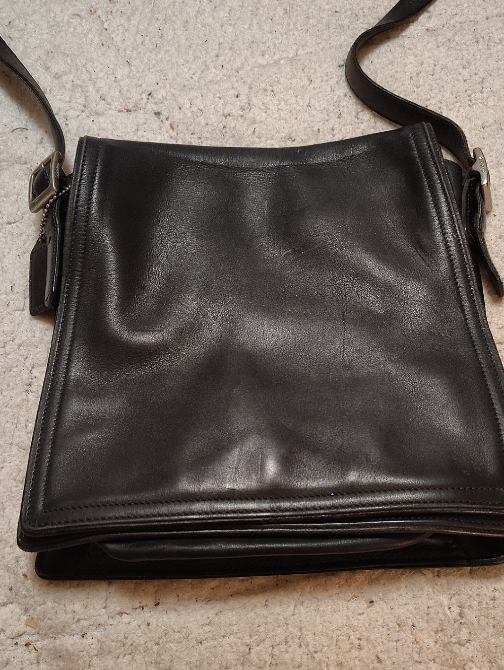 Vintage, Unisex, Coach Crossbody Flapback. H 92-6147. Excellent Condition